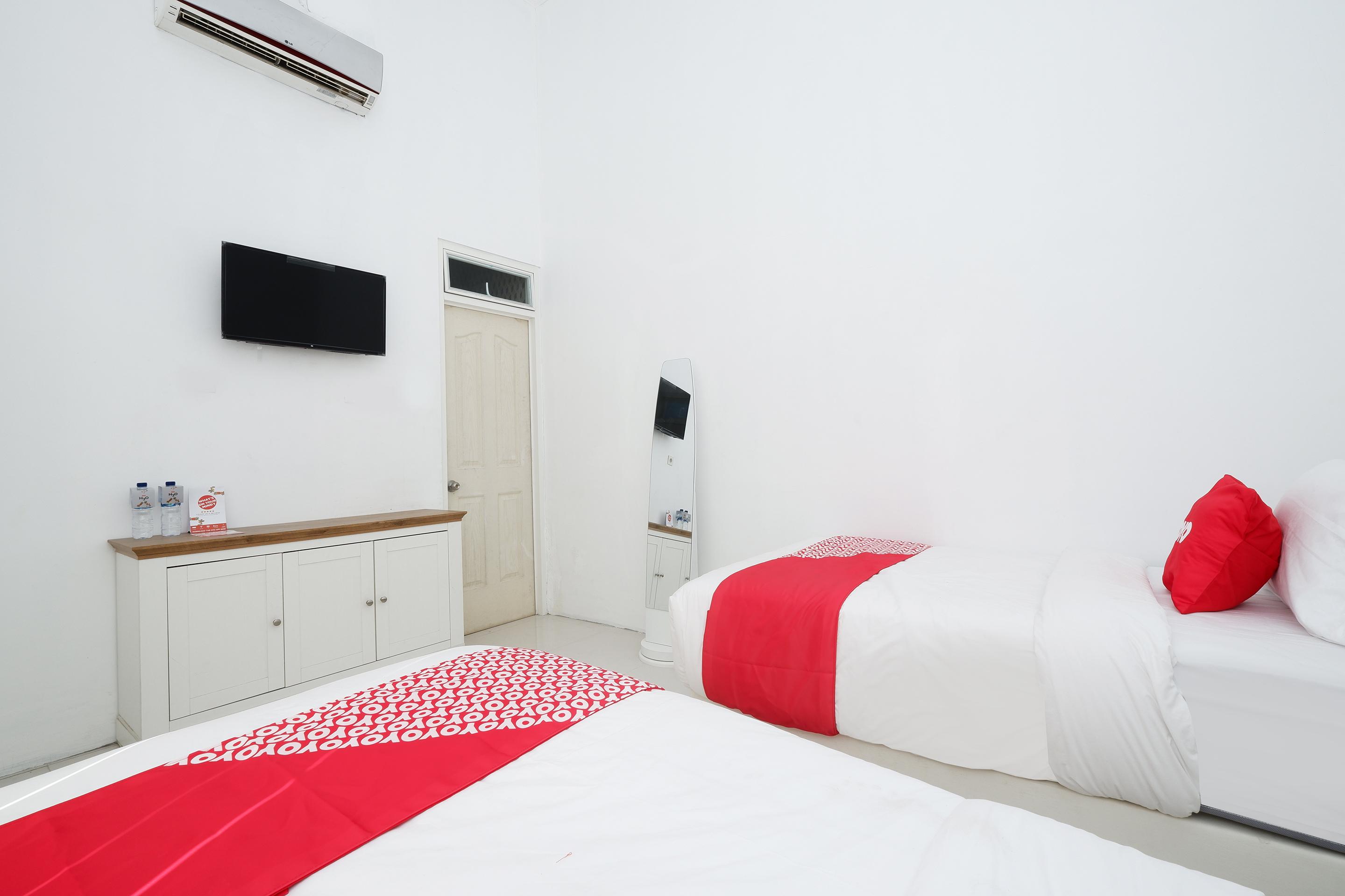 Griya Rw Family Guest House Redpartner Solo Zewnętrze zdjęcie