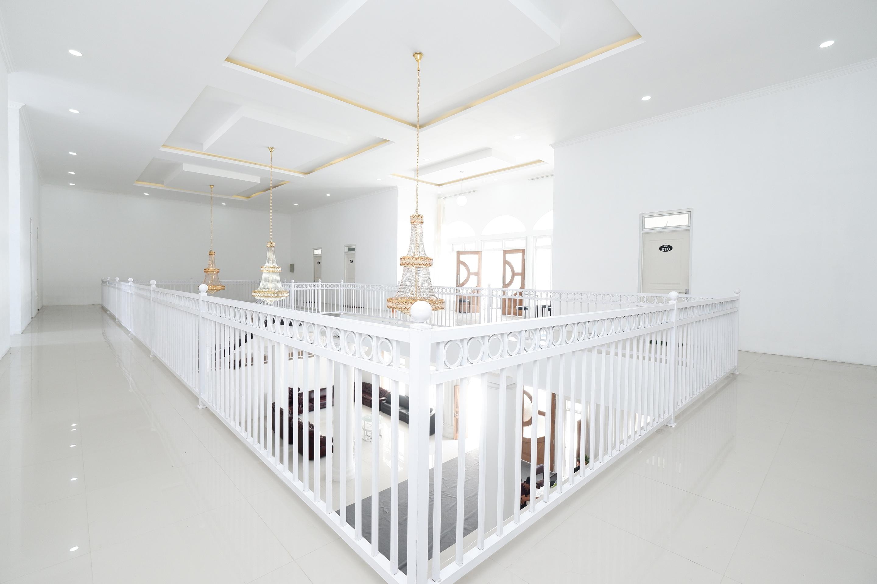 Griya Rw Family Guest House Redpartner Solo Zewnętrze zdjęcie
