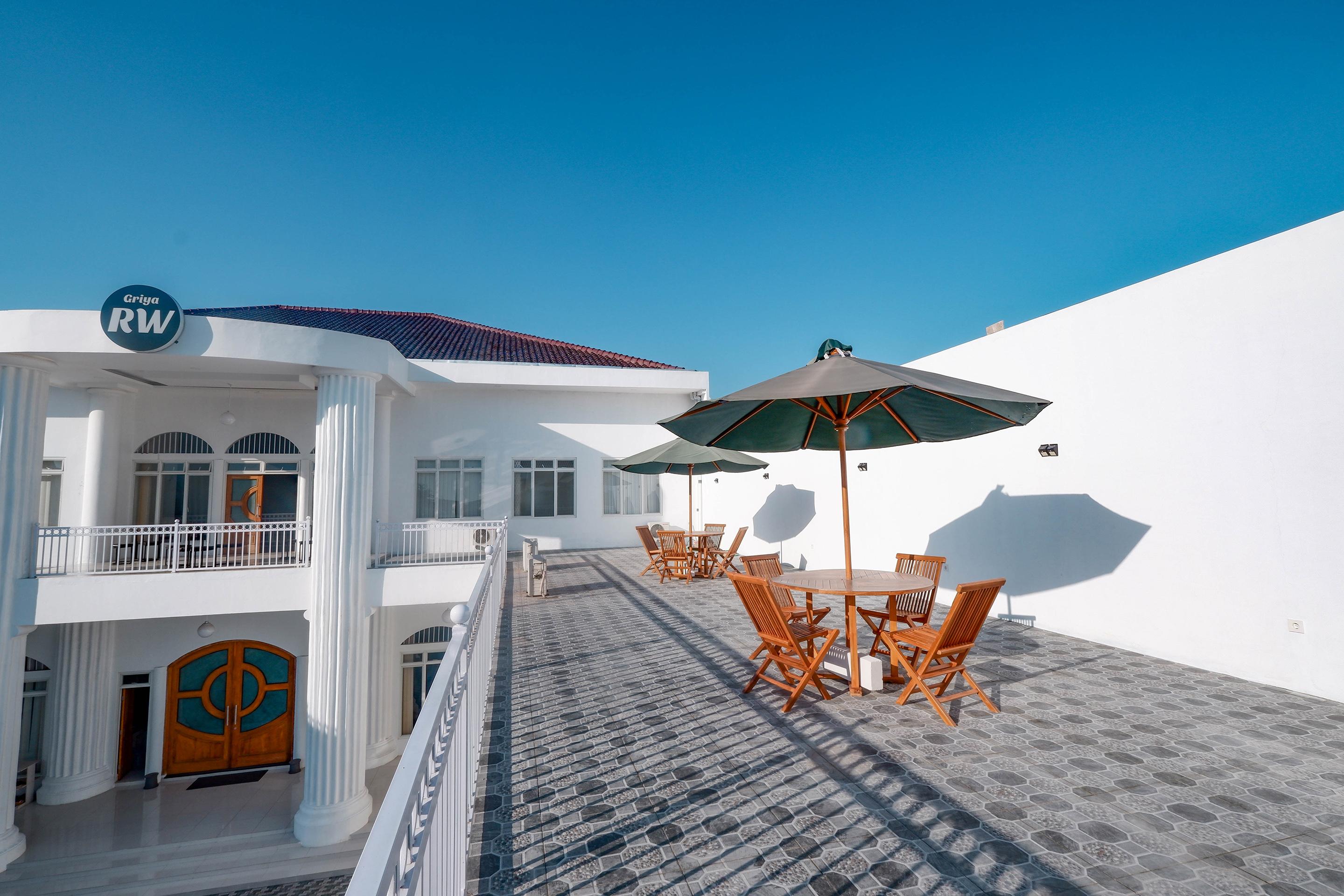 Griya Rw Family Guest House Redpartner Solo Zewnętrze zdjęcie