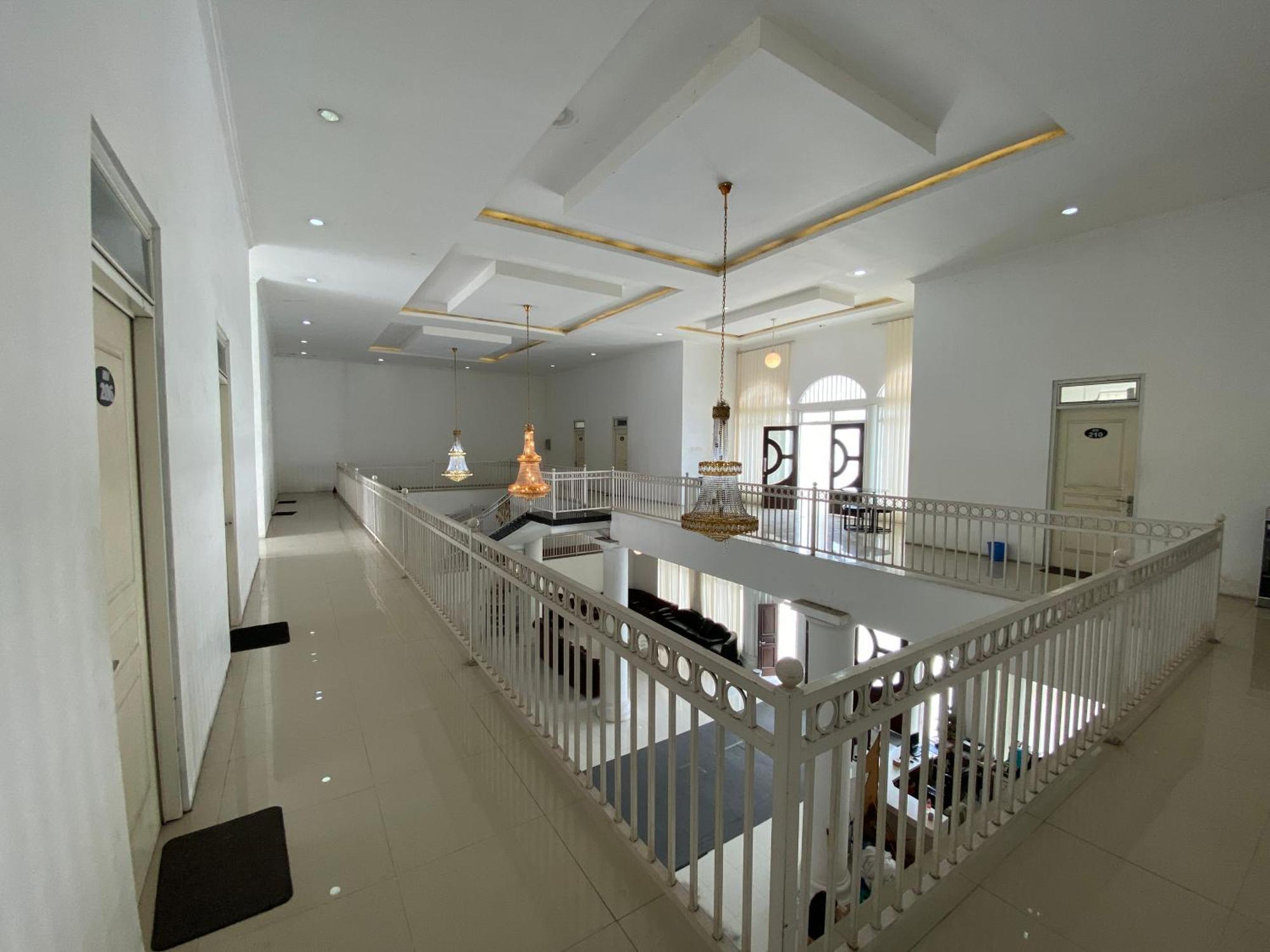 Griya Rw Family Guest House Redpartner Solo Zewnętrze zdjęcie
