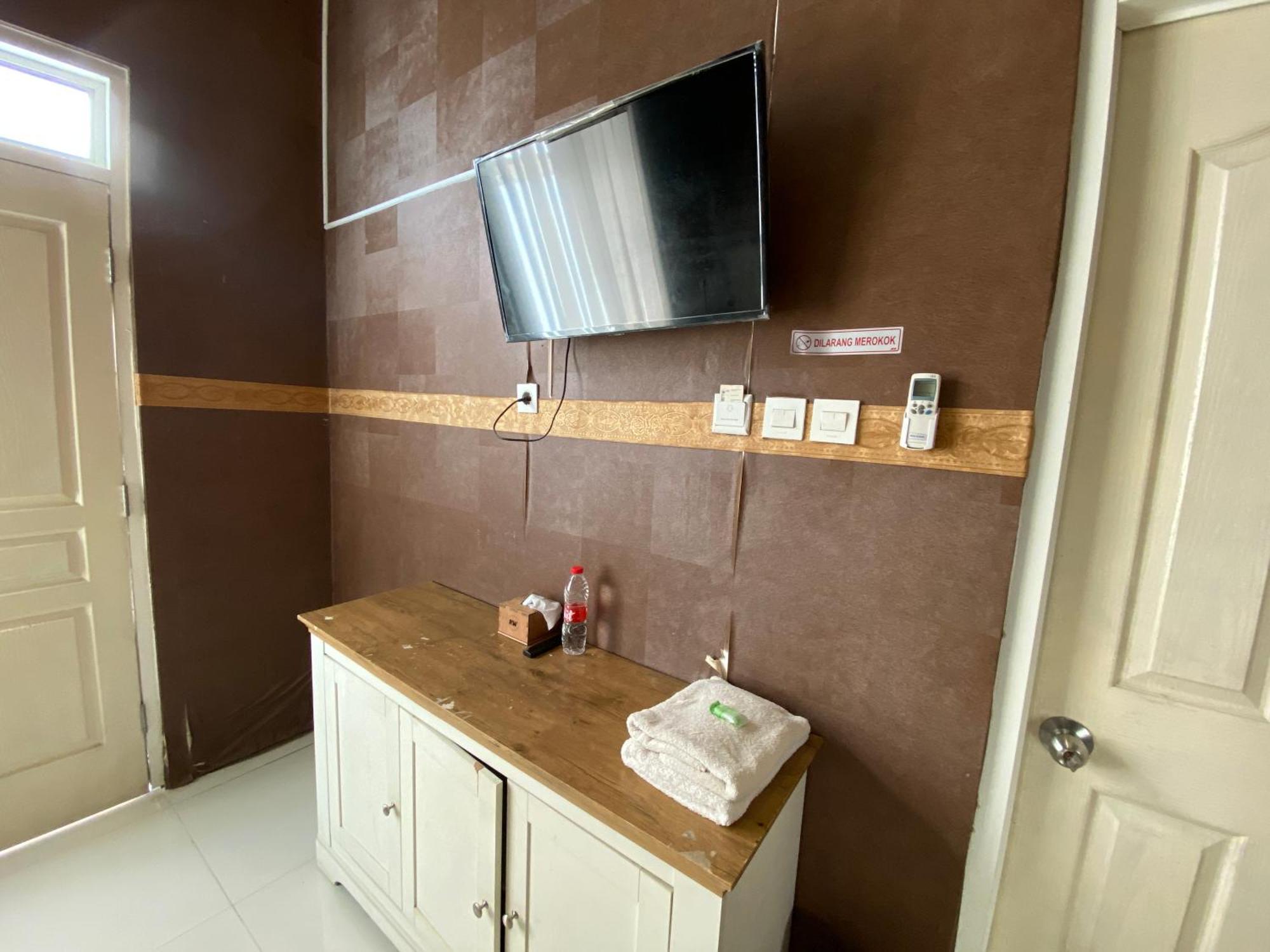 Griya Rw Family Guest House Redpartner Solo Zewnętrze zdjęcie