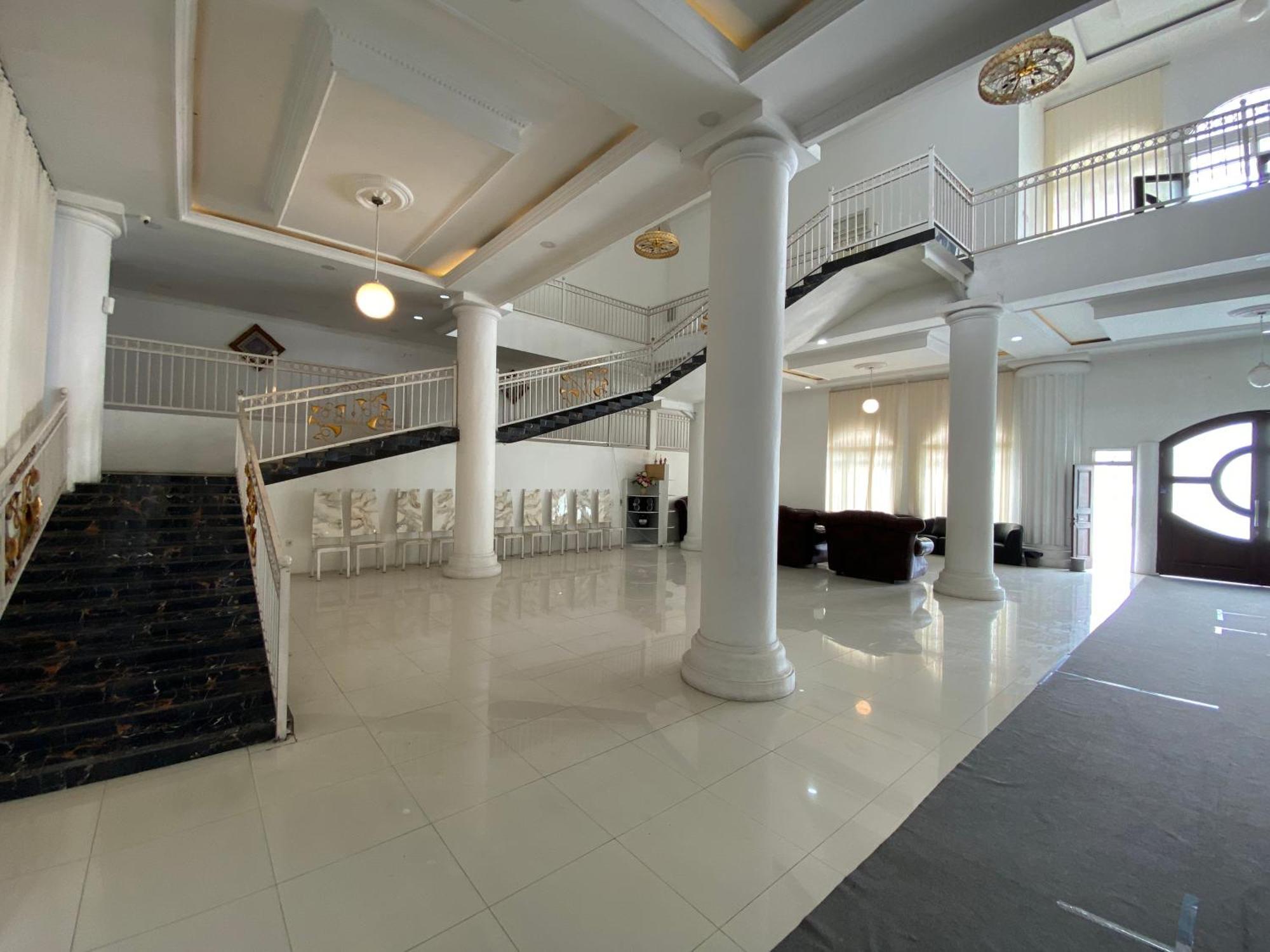 Griya Rw Family Guest House Redpartner Solo Zewnętrze zdjęcie