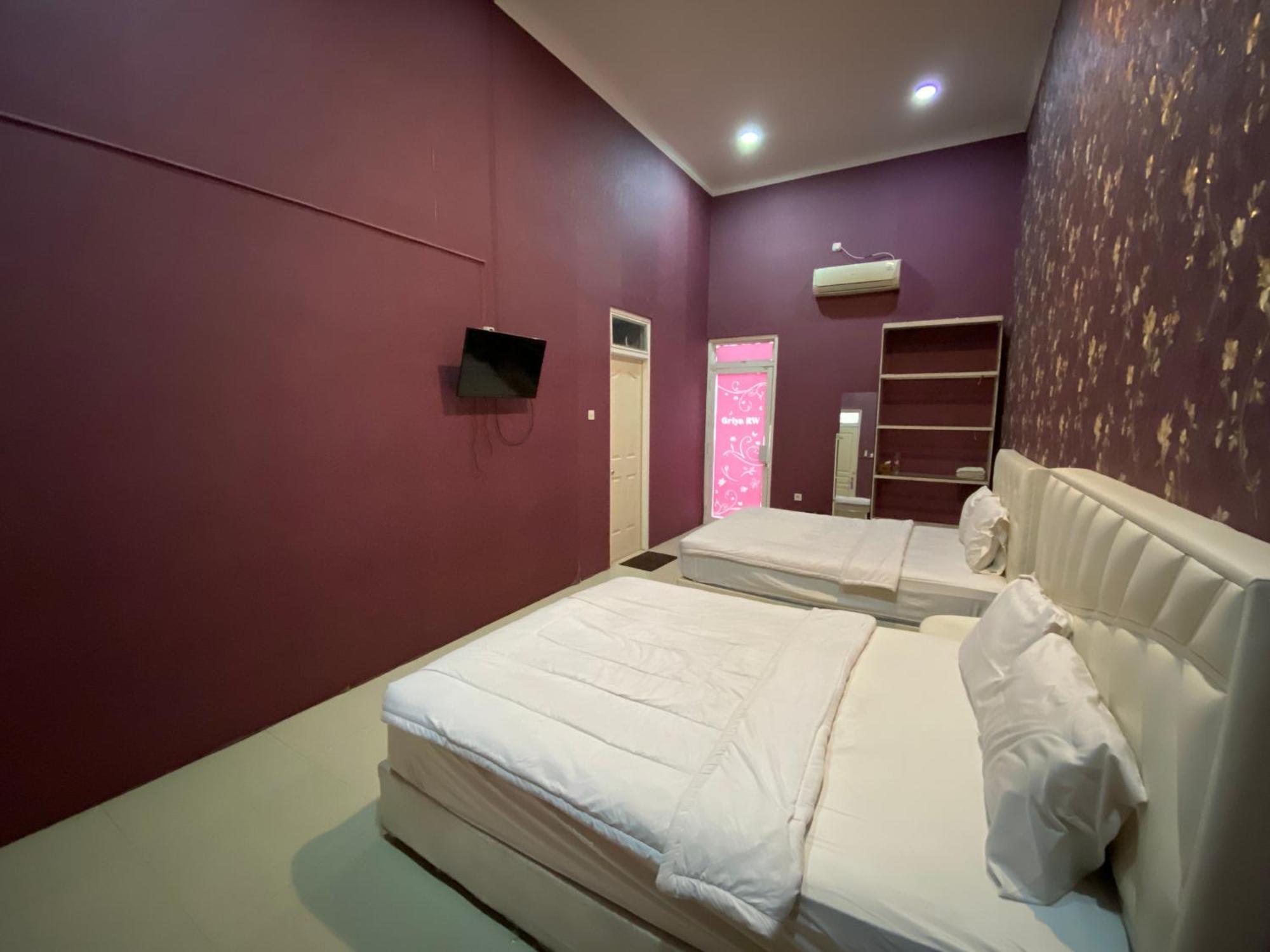 Griya Rw Family Guest House Redpartner Solo Zewnętrze zdjęcie