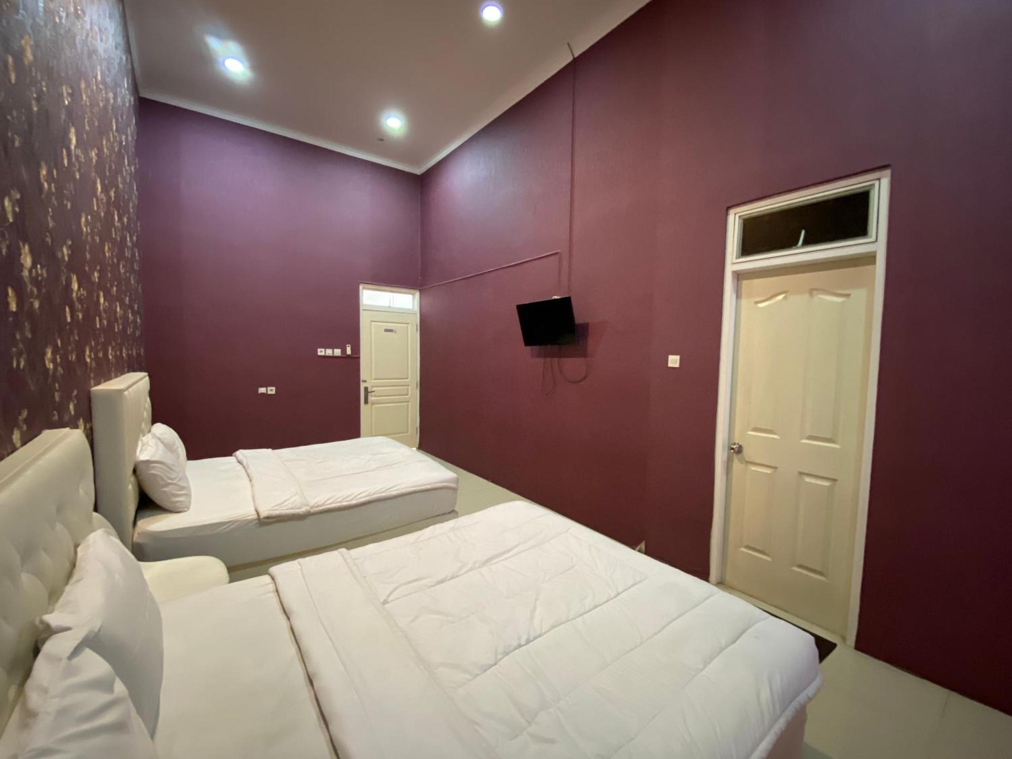 Griya Rw Family Guest House Redpartner Solo Zewnętrze zdjęcie