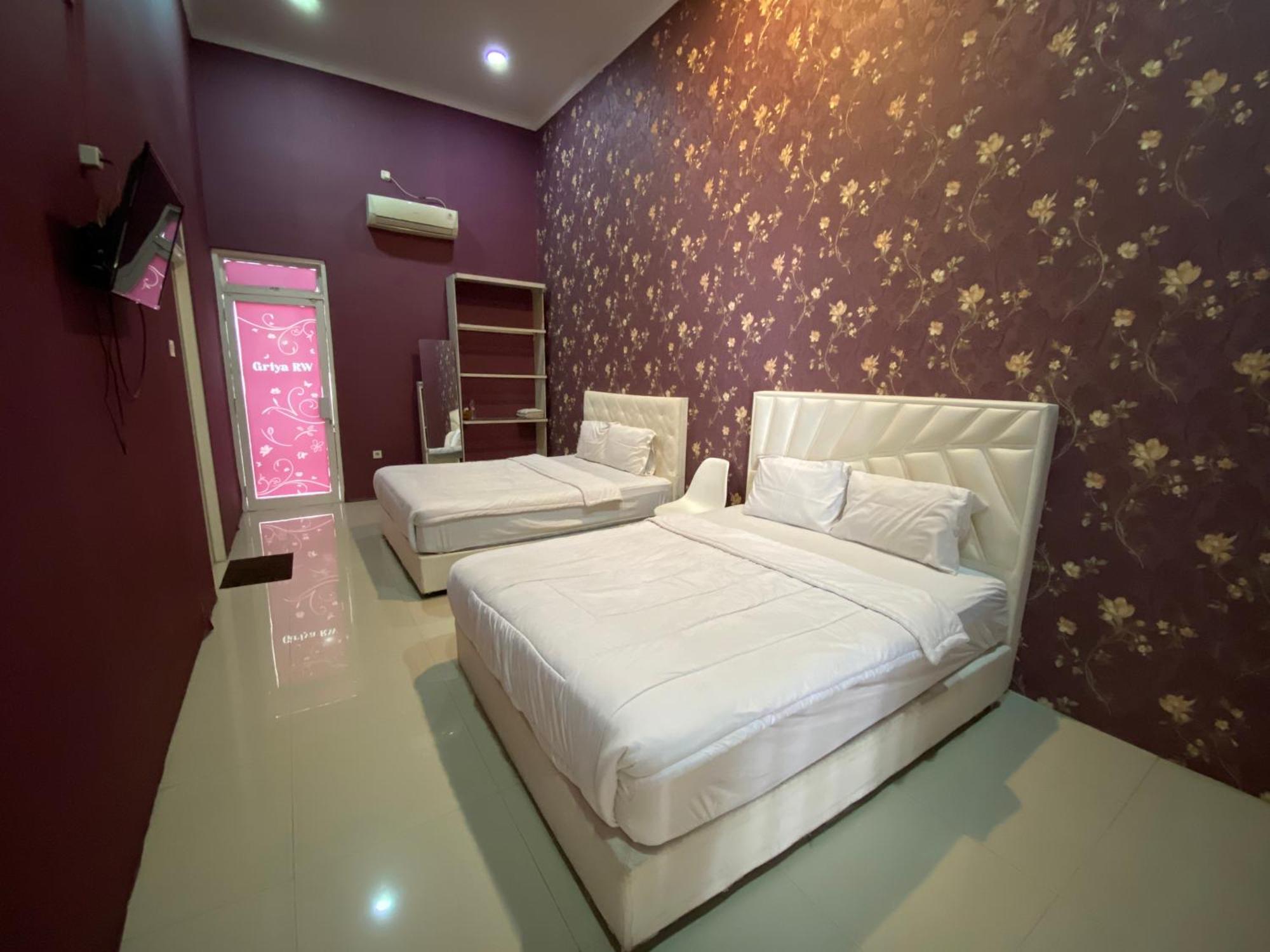 Griya Rw Family Guest House Redpartner Solo Zewnętrze zdjęcie